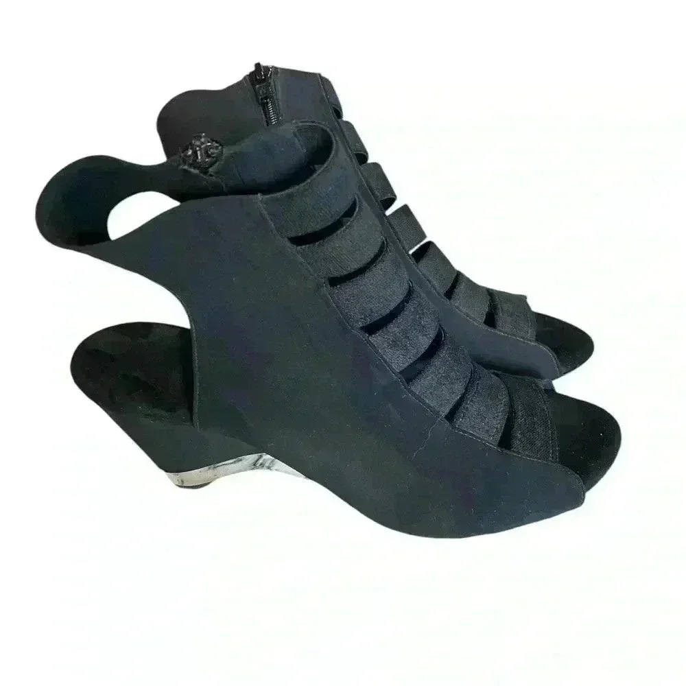 Onex Shoes Black High Heel Wedge Size 6